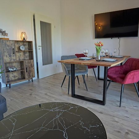Apartament "Hogulu" Brandenburg, Balkon, Neustadt, Kueche, Wassernaehe - Parkplatz Inklusive Brandenburg  Pokój zdjęcie