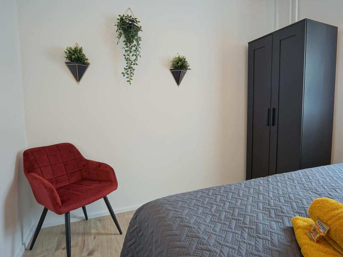 Apartament "Hogulu" Brandenburg, Balkon, Neustadt, Kueche, Wassernaehe - Parkplatz Inklusive Brandenburg  Zewnętrze zdjęcie